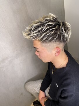 アンダーバーホワイトモデ 河内長野(_WHITE mode) ☆　ジェットモヒカン　フェードカット　千代田×河内長野
