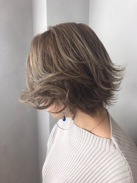 ラトリエ ブロカント 立川北口店(L'atelier BROCANTE) ことりベージュ 透明化 ハイライト ボブ ニュアンスカラー