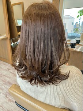 シキ(C key) オリーブベージュ × レイヤーカット