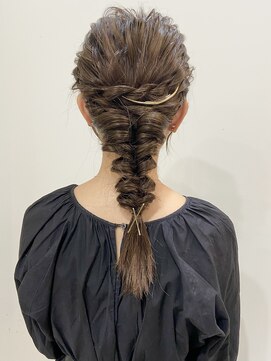 アクアオモテサンドウ(ACQUA omotesando) △大人可愛い編み下ろしアレンジ結婚式ヘアセット