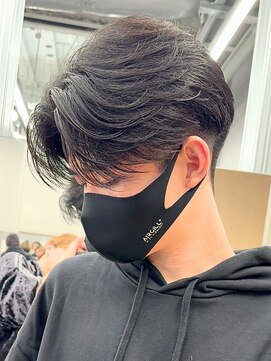 エルマーク 心斎橋(L-MARK) センターパートニュアンスパーマ韓国カルマパーマコンマヘア