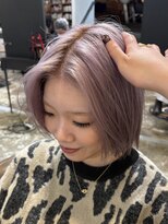 根本はワンカラーのホワイトパープル
