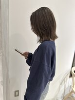 ヨーク(YOKE)&nbsp;YOKE くびれボブ外ハネボブレイヤーボブオリーブグレージュ