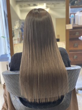 フツーロ 栄(FUTURO) プルエクステ