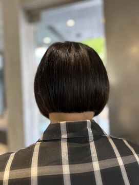 ニーイチイチ(211) miniボブ/小顔スタイル