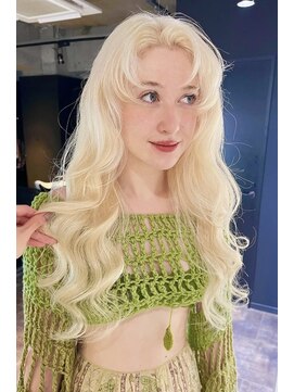 ノエ 心斎橋(Noe) ホワイトブロンド ハイトーン ダブルカラー ゆる巻き【LIRA】