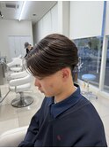 外国人風テーパーフェード×センターパート
