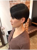 ハンサムショートレイヤーカットミルクティーベージュハイトーン