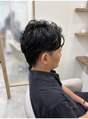 センターパート波巻きウルフ