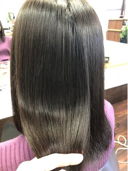 ヘアーズ ベリー 庄内店(hairs BERRY)の写真/[矯正実績月200名以上]ダメージ要因を大幅減◎BERRYオリジナル《premium縮毛矯正》驚きの艶&手触りを実感!