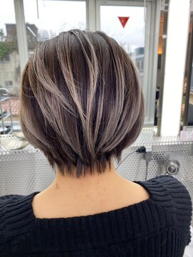 イキ 表参道(iki omotesando) モード/無造作ウェーブ/大人ガーリー[表参道駅]