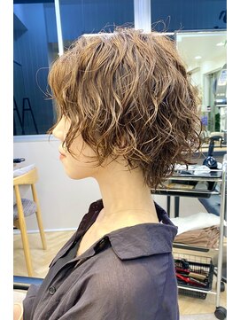 グラフ 日本橋(GRAFF) 大人ショートパーマ【GRAFF日本橋】