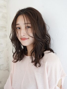 ジョエミバイアンアミ(joemi by Un ami) ミディアムパーマカールスタイル