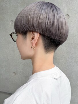 オーク 学芸大学(OAK) 刈り上げマッシュショート アンブレラカラー ホワイトブロンド