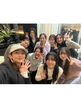 女性ならではのお悩みもぜひ相談してください！ヘアスタイルは勿論スキンケア知識・取り扱いも豊富です★