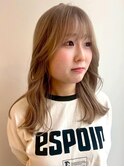 韓国風巻きミルクティーベージュ  顔周りカット くびれヘア
