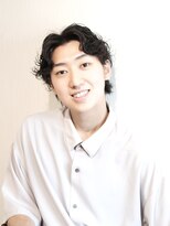 アモ(Amo)&nbsp;【新富町】メンズセンターパートシャドウパーマスタイル