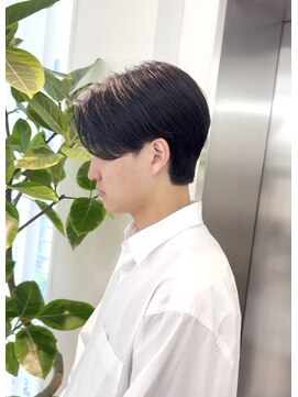 オン(on.) 大人メンズ　センターパート