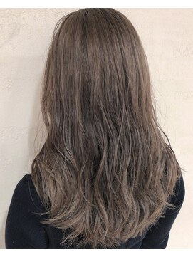 フラッグ バイ ヘッドライト 名古屋金山店(FLAG by HEADLIGHT) 韓国風レイヤー/外ハネくびれ/ミディアムレイヤー/ぱっつん前髪