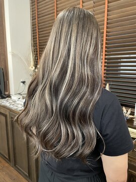 ルクス(Lux) hairLux浜松天王・三ヶ日・磐田・海外風の艶髪ハイライト
