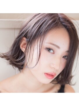 ディシェーレローブ(die Schere Lob) 外はねボブ