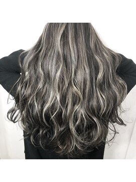 チェレ ロッソ 金剛店(Chere rosso) モノトーン×グラデーション×グレージュ