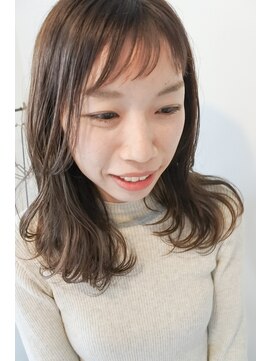 ウフフ(ufufu) 透明感たっぷりベージュカラー