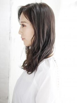 ヘアメイク ナル(hair make nalu) かきあげバングのセミウエットカールスタイル