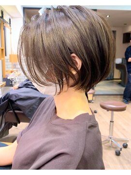 アヴァロン(AVALON) 絶壁解消×イルミナカラー×前下がりくびれショート永田カズヤ