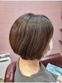 スモーキーベージュ・丸みショートボブ