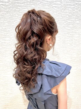 アメリ(AMELIE) ポニー風ハーフアップ