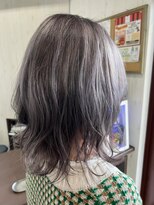 ヘアー リードレス(hair Re:dress) グレージュカラーレイヤーカット外はねミディアム