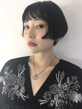 シーカ ニカイ(siika NIKAI) 自然にまとまるショートスタイル