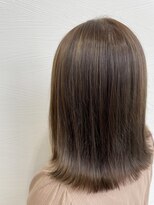 イア(oia)&nbsp;【柔らかさ×ツヤ感】透明感たっぷりオリーブベージュ☆