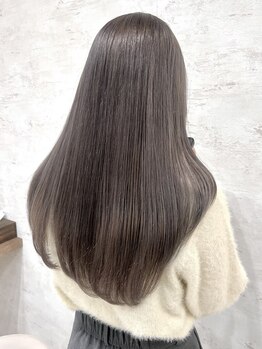 イル(iLu.)の写真/ミディアム・ロングでもかわいく綺麗な理想のカラーに◎高いカット技術で伸ばしかけの髪も扱いやすい♪