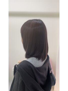 エラ(Ella) 髪質改善ストレートで叶える自然な艶ボブ