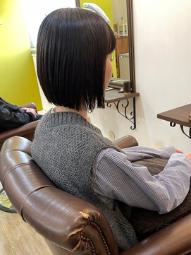 アウルム 下北沢(aurum) うる艶切りっぱなしボブ