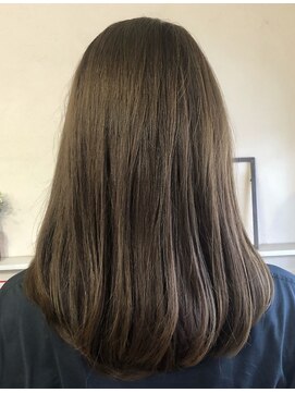 エアーベリー(AIR BERRY) 赤みを抑えてくれるカーキ系ブラウンカラー　20代/30代/40代