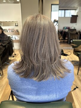 サラ(sarah) レイヤーカットシルバー