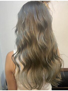 ノクターン 池袋(NOCTURNE) ミルクティーカラーシルバーベージュカラーふんわりカール