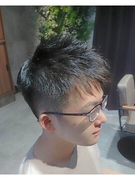 ネセサリー(NECESSARY) カット