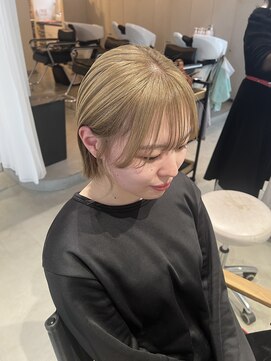 アプリコ(APREKO) ワンブリーチで作るミルクティー＋切りっぱなしボブ