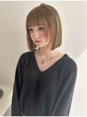 ブリーチ合計4回、赤3回、縮毛履歴からムラ修正してベージュ