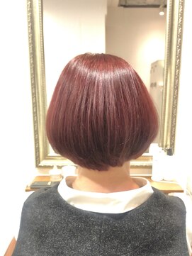 ヘアー グリーン(hair green) 40代50代60代/内巻きボブ/丸みボブ/後ろ下りボブ/赤髪
