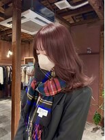 サムウェア(SOMEWHERE)&nbsp;暖色ピンクレッド艶髪ミディアムヘア