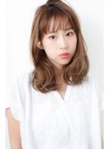 ゆるふわパーマが似合う♪定番ミディスタイル