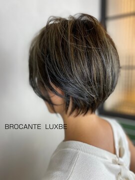 ラトリエ ブロカント 立川北口店(L'atelier BROCANTE) 大人 ショート シークレットハイライト 小顔矯正立体カット