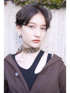 マノン バイ エイチ(MANON by H) 《MANON》モードヘア&耳掛けショート