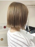 外ハネボブ　ベージュカラー　20代