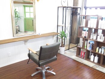 クーズヘアー(COO'SHAIR)の写真/1席のみの完全プライベート空間で、一人一人のお悩みも相談しやすい◎